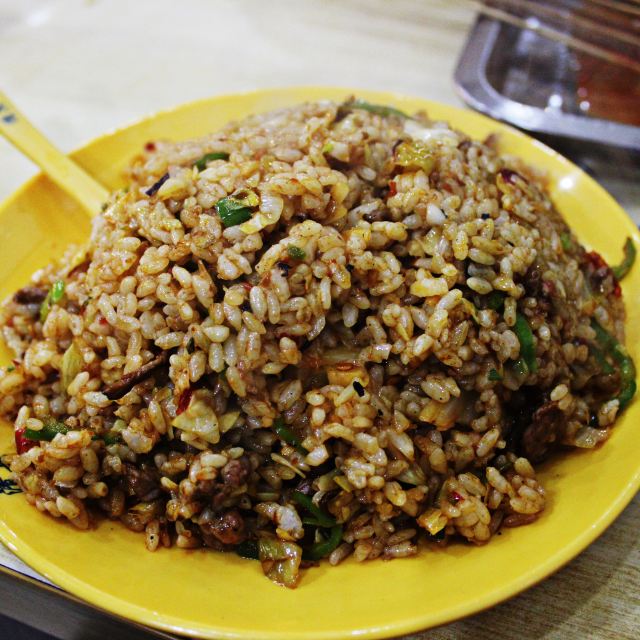 红红酸菜炒米饭