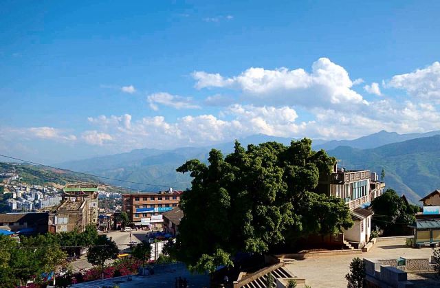 马背驮来的城市——云南红河迤萨古镇