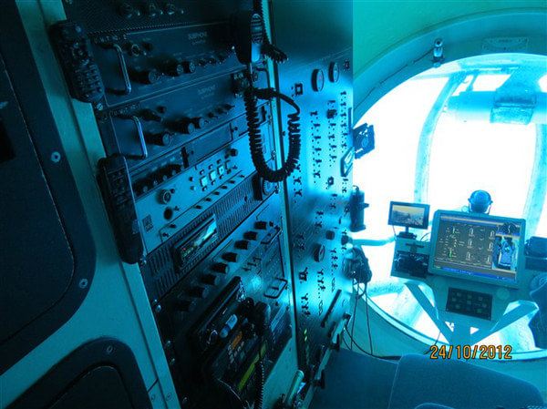 被我拍到潜水艇驾驶室