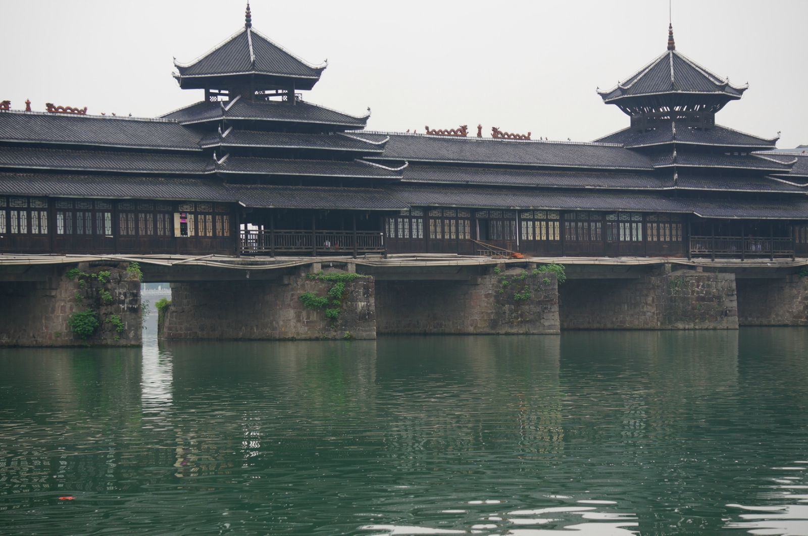 龍津風雨橋