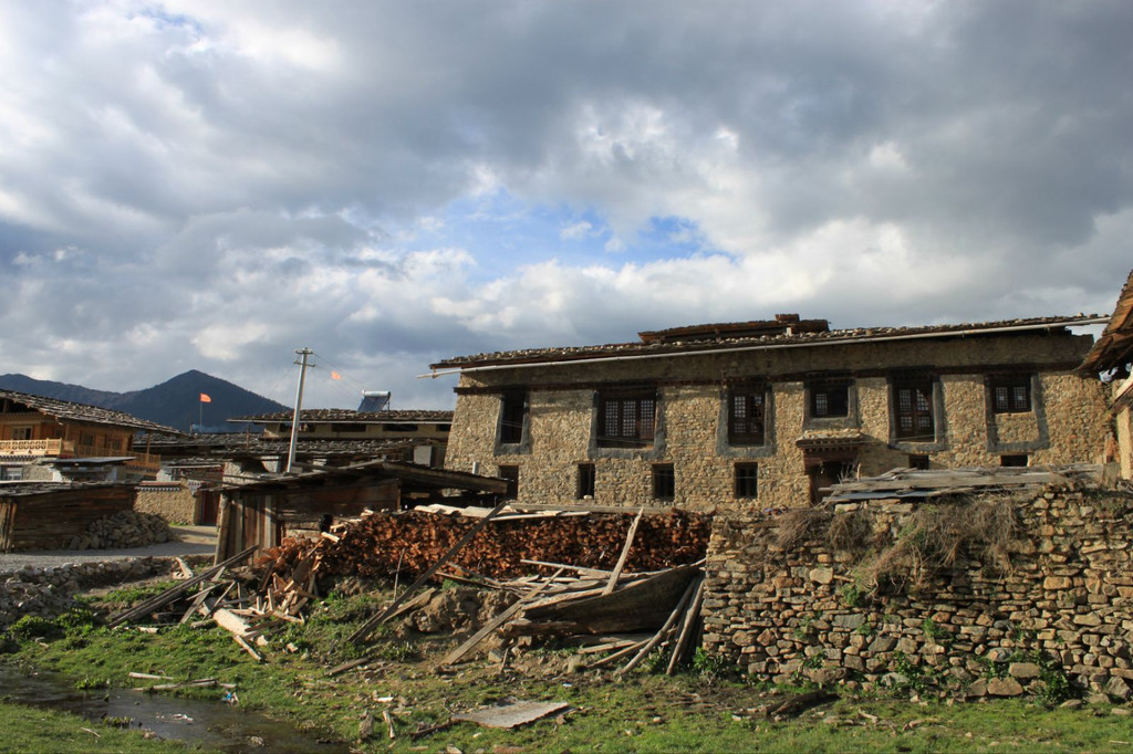 林芝扎西岗村