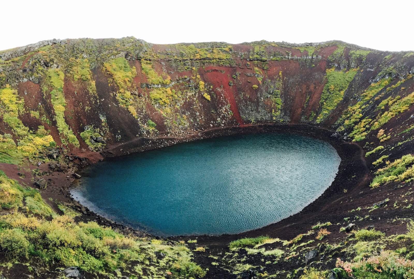 全程第一個收費景點,2歐/3美金一人,kerio火山口,形狀優美.