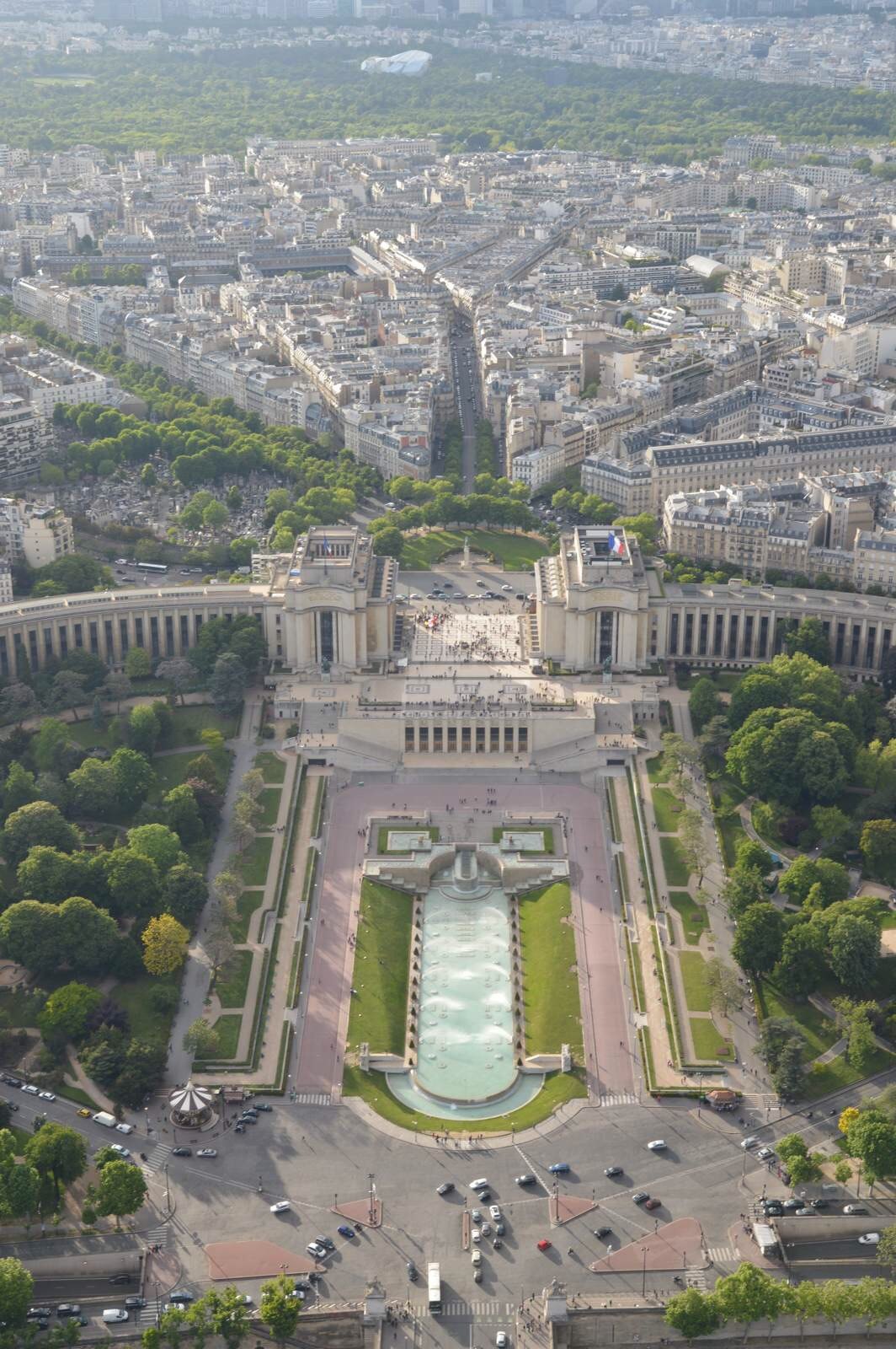 最爱这一面,显示了铁塔作为中轴线的地位 埃菲尔铁塔