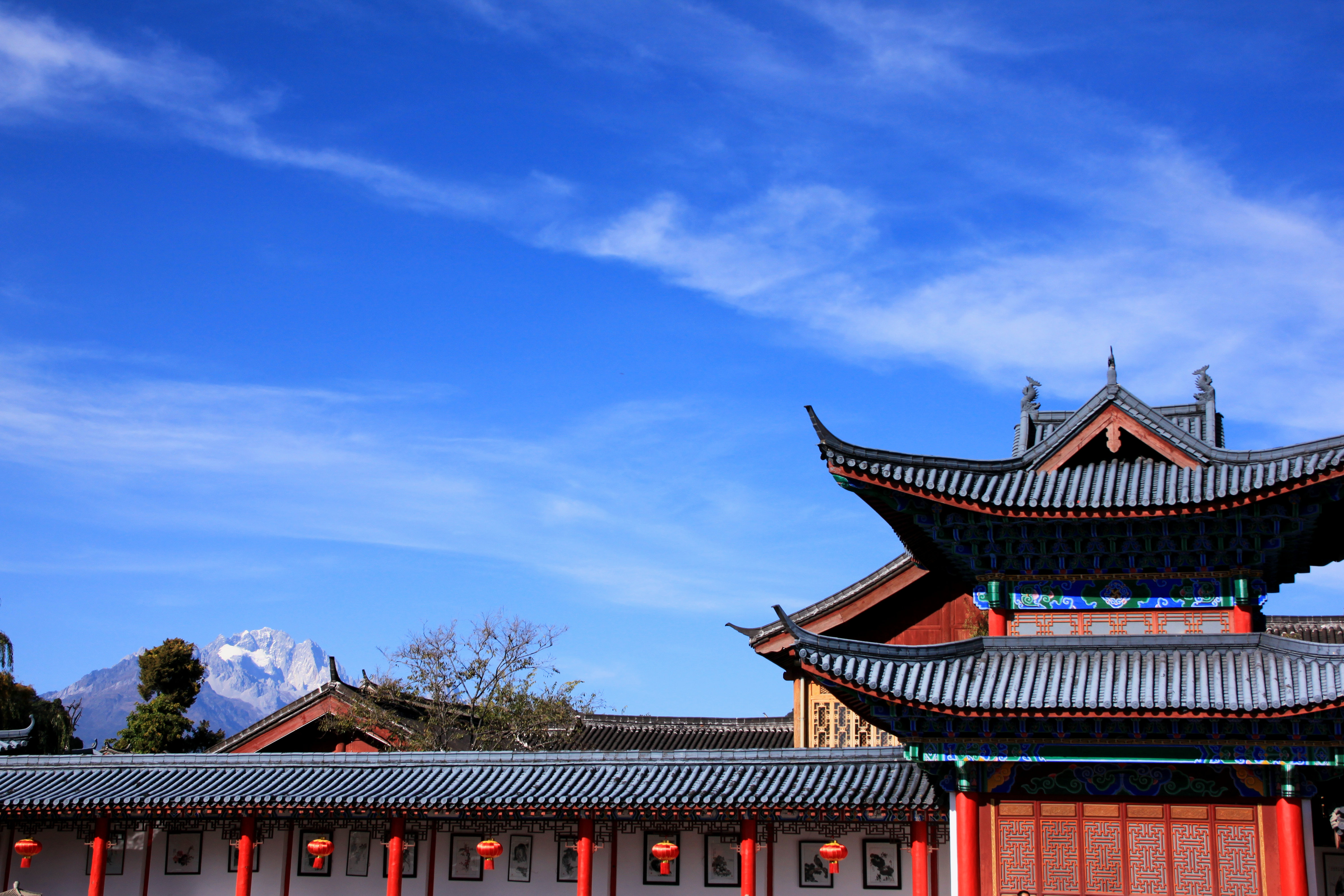 木府很漂亮,可远眺玉龙雪山,俯瞰丽江古城. 木府