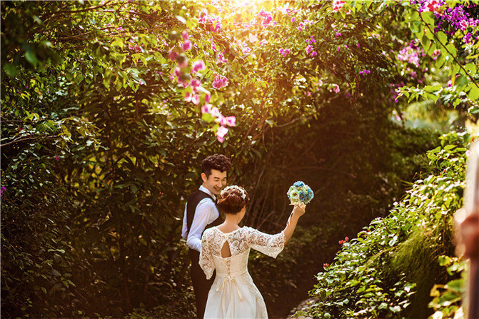 杭州婚纱跟拍_杭州婚纱摄影