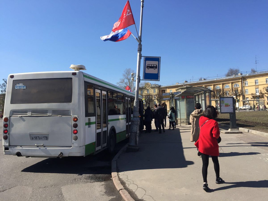 叶宫大门门票120卢布,叶宫宫殿门票400卢布.