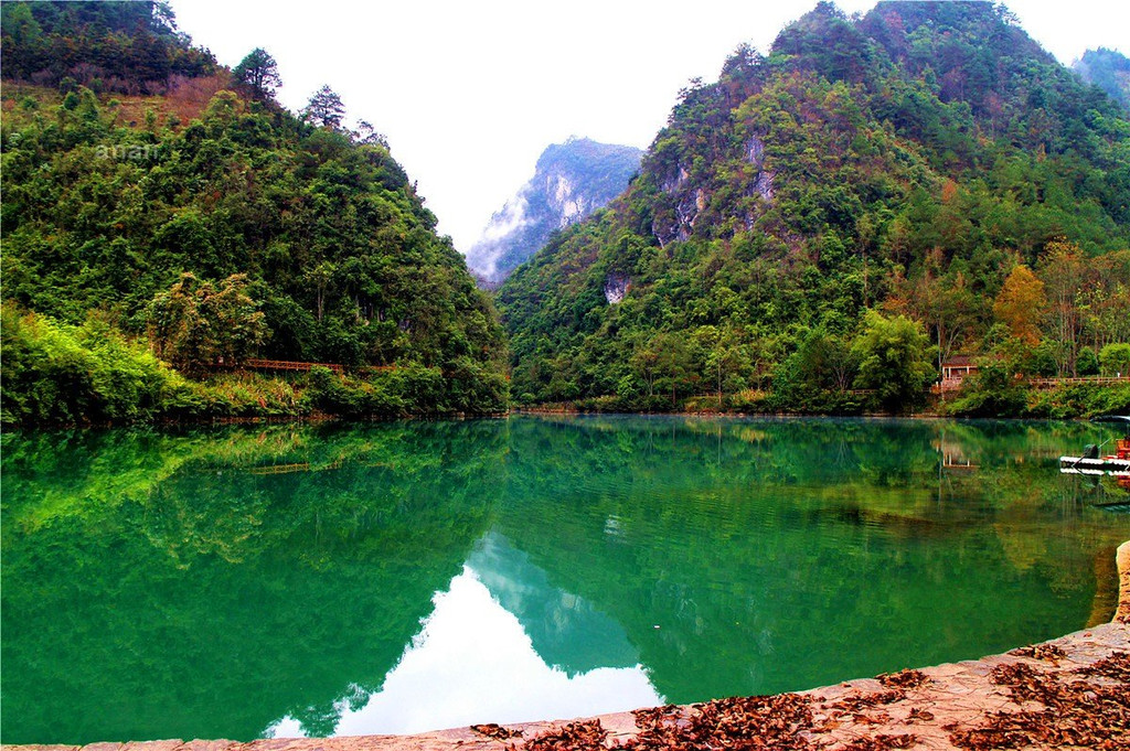 山清水秀,景色奇美,休閒養生的絕佳聖地--多彩貴州8日行!