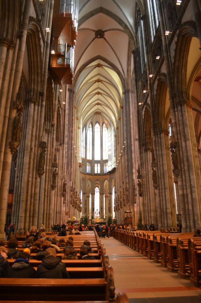 内部巨大的空间 科隆大教堂