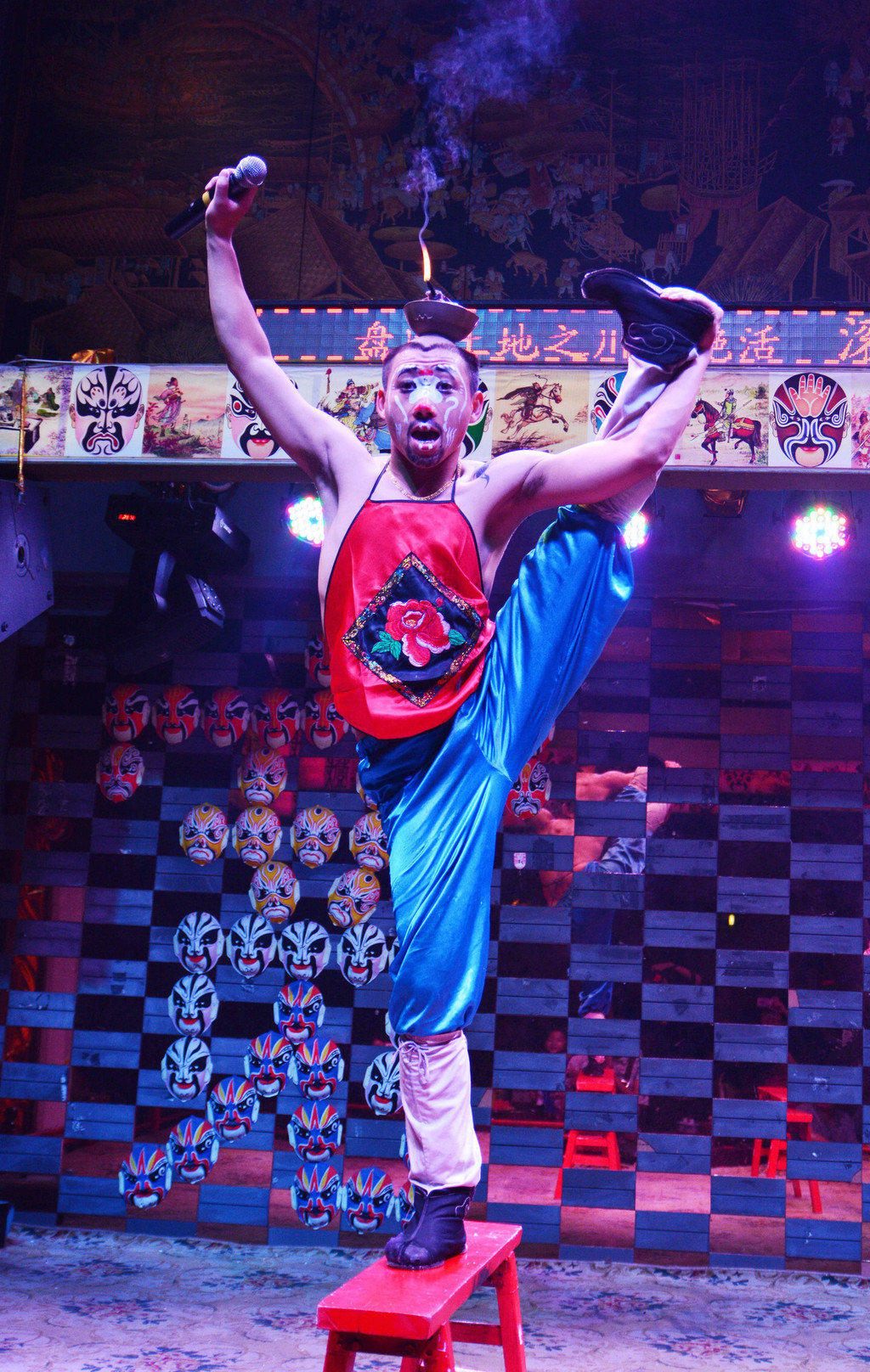 川剧绝技之滚灯