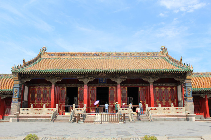 步行前往地铁1号线,从"太原街站"乘地铁至"怀远门站",游览顺序为:张氏