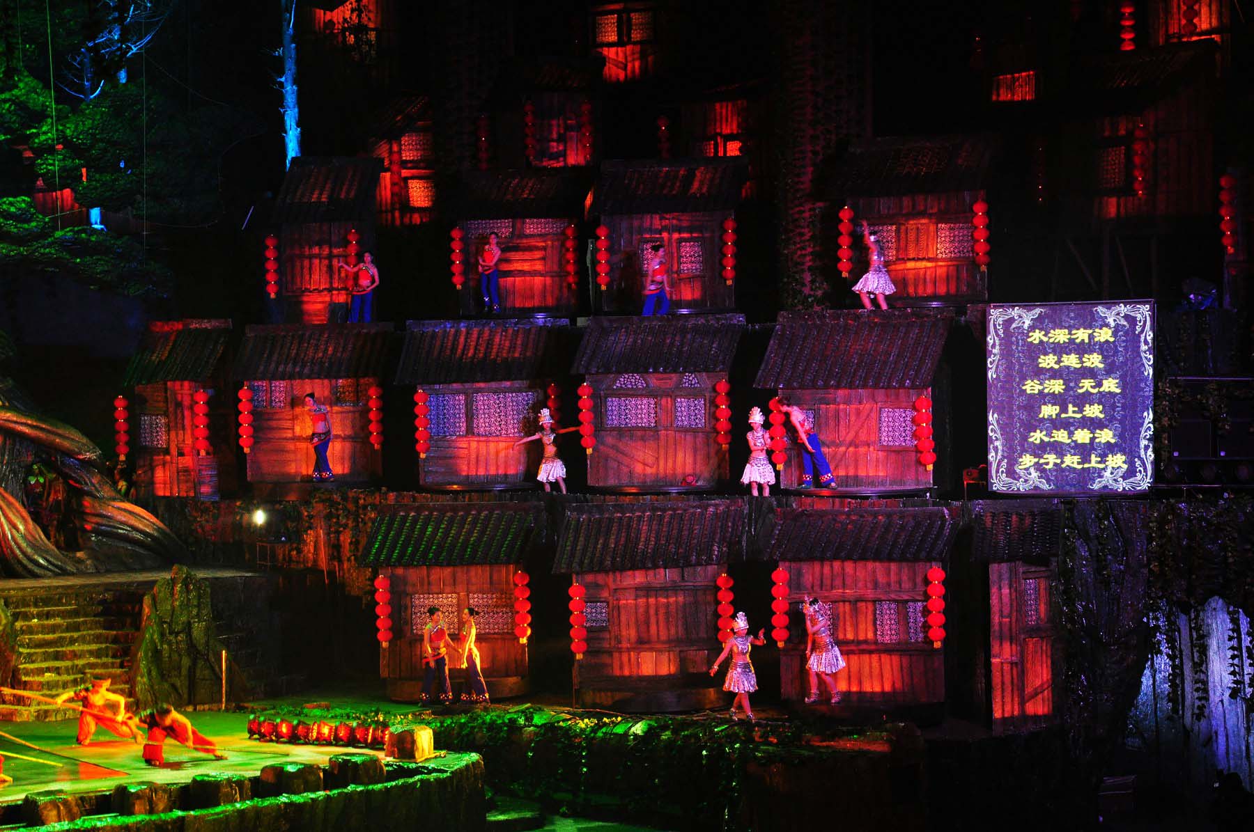 【机油站·湘西行】魅力湘西:古商城,烟雨凤凰,壮丽张家界!