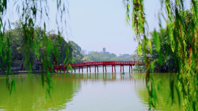 1分 (33条点评) 6 栖旭桥建于1865年,共有15个