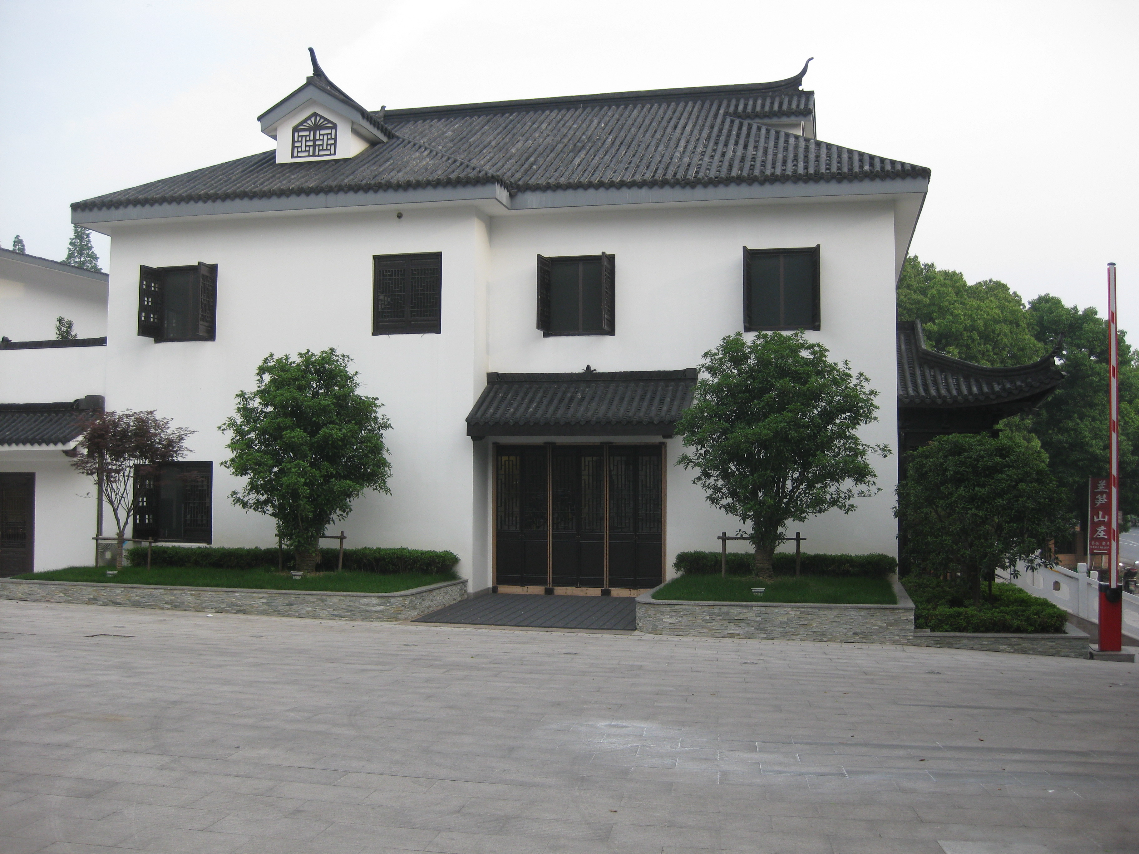 松江香薇玫瑰庄园,佘山,广富林遗址,泰晤士小镇两日游