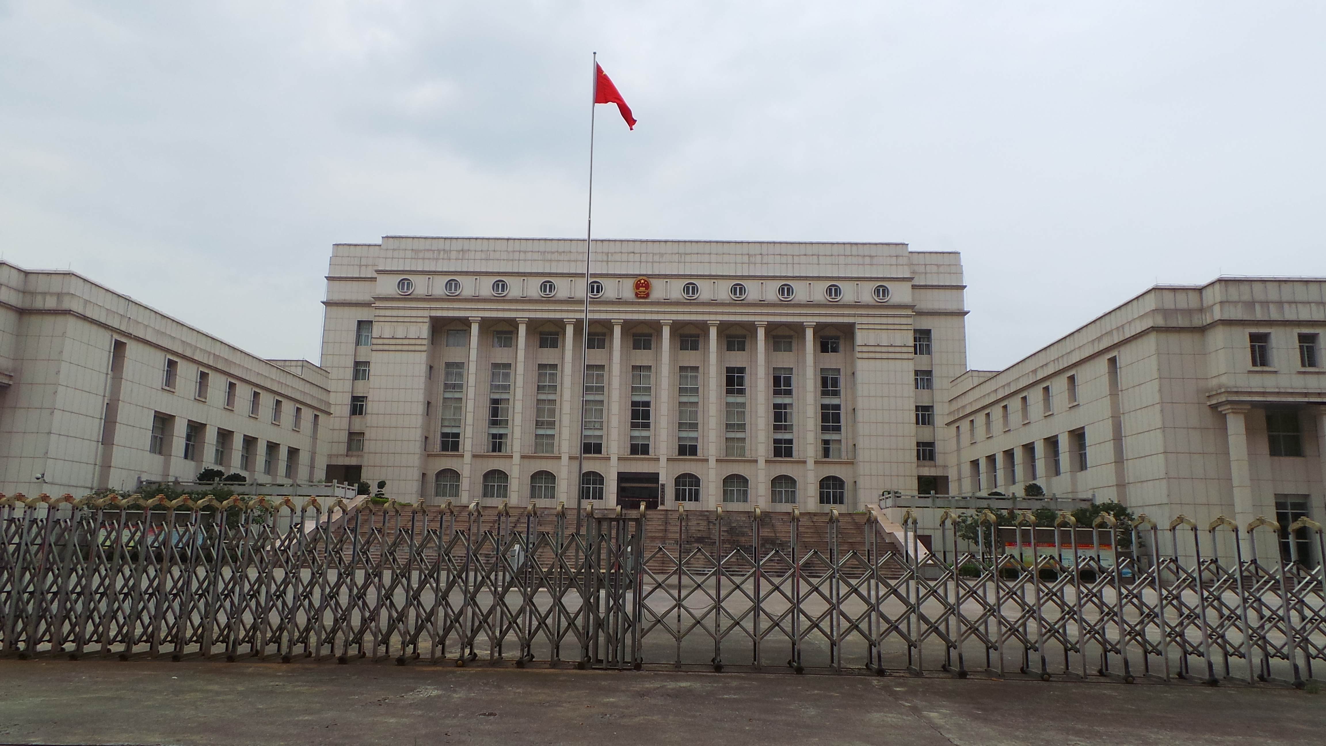 位于市区西北端的月桂湖,应该是英德市区里最美丽的地方了.