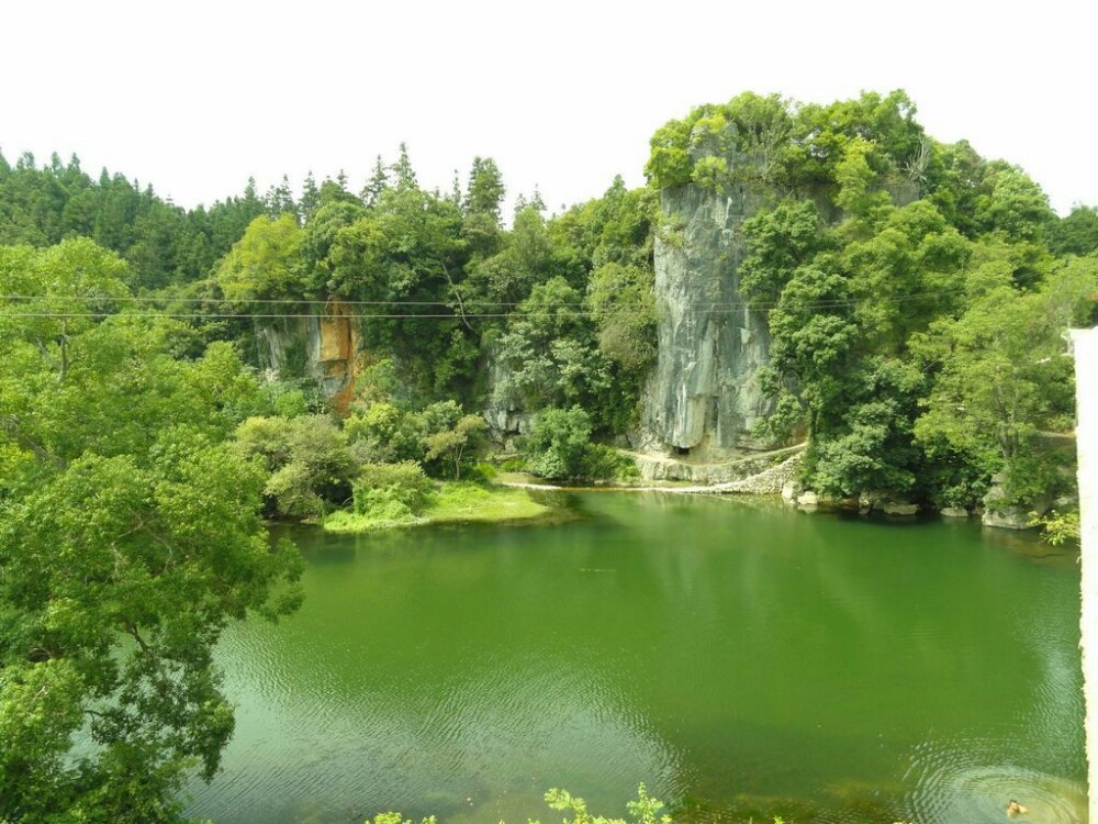 夜郎潭风景区