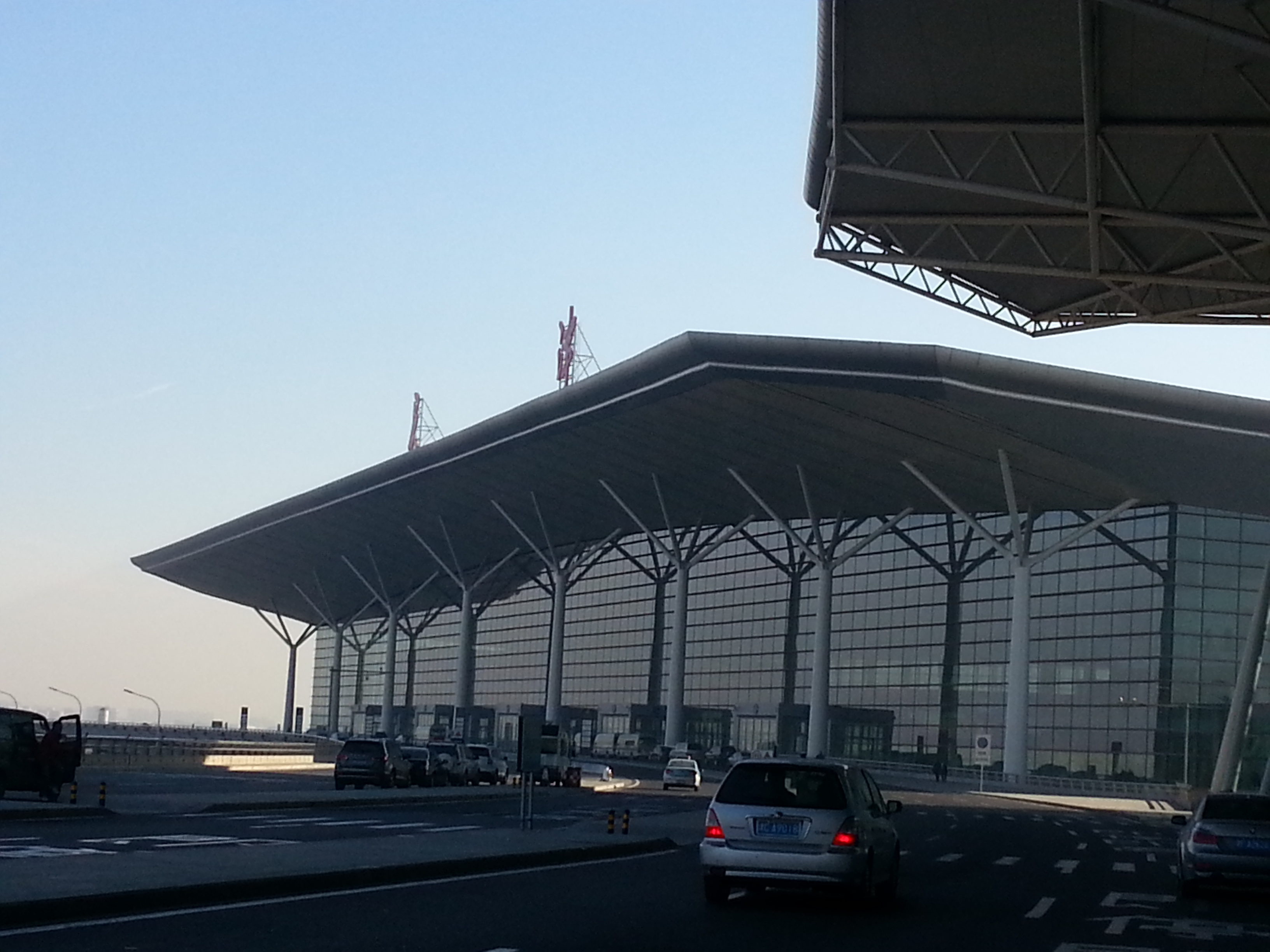 这是国内出发的t2航站楼 天津滨海国际机场
