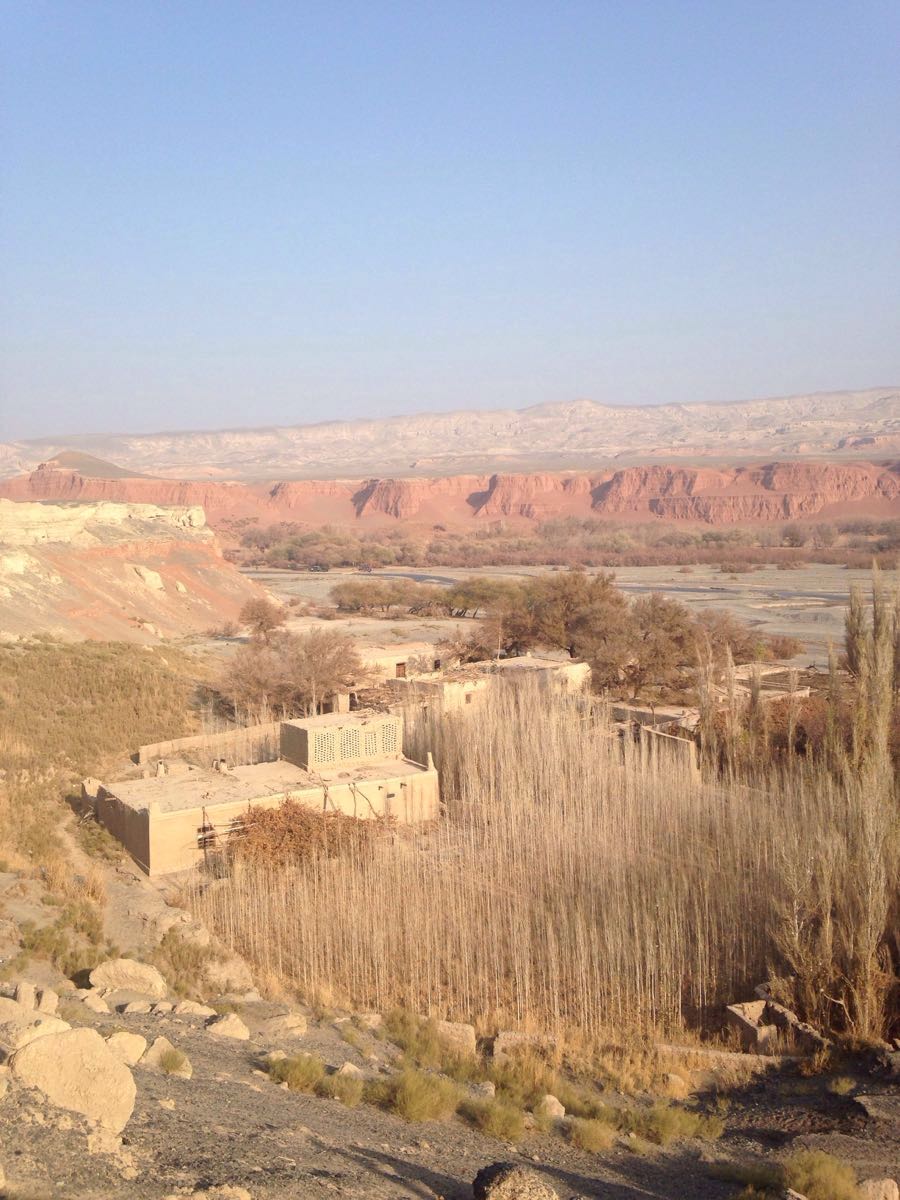 克尔碱岩画和水系图