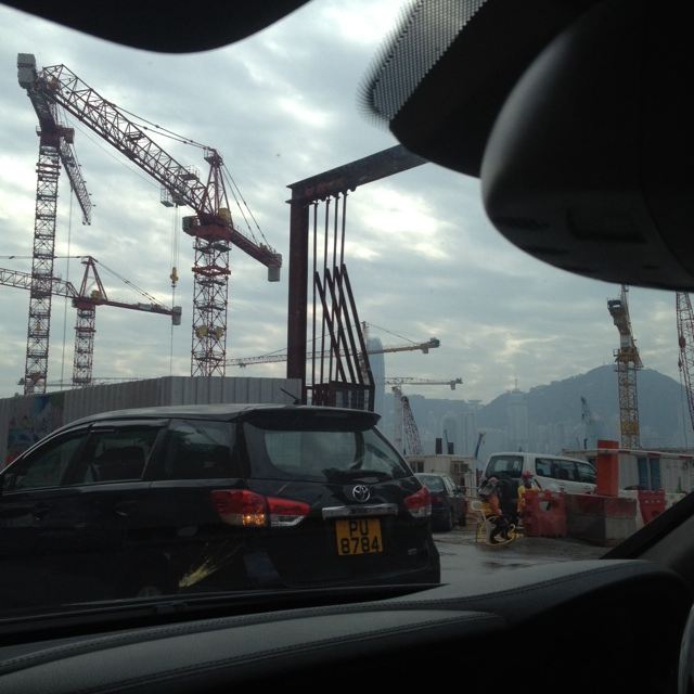 香港司机开车很快,机场到尖沙咀才半个小时