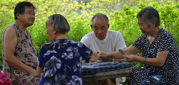 自駕遊--全家大小12人天倫樂陽朔,桂林,黃姚古鎮,姑婆山休閒之行