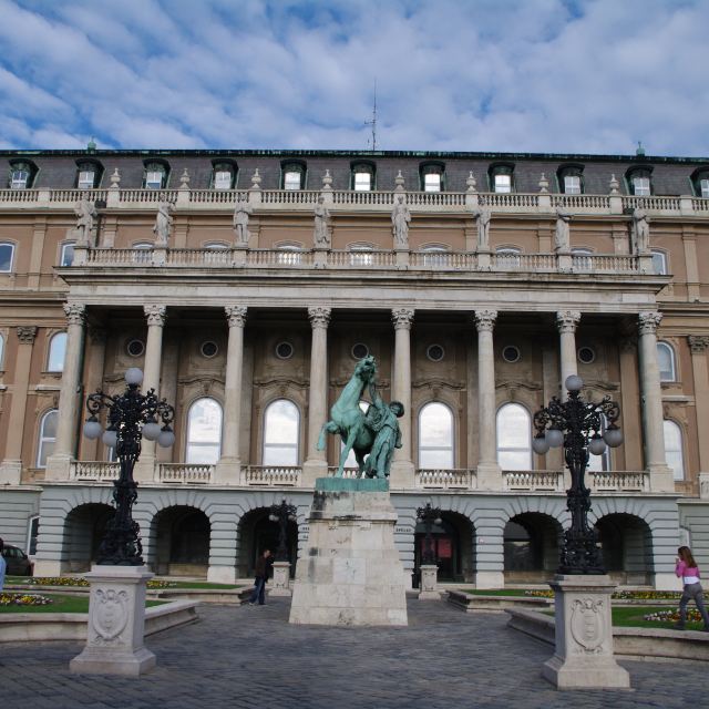 布达佩斯历史博物馆图片