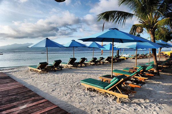 国外海边度假胜地推荐有哪些 9aaa160354b94555acceb966517fbd74_R_600_10000_Q90.jpg